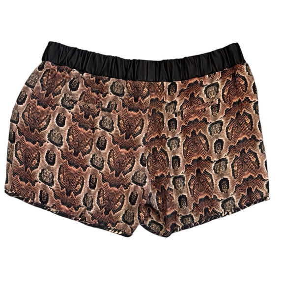 Animale Snakeskin Print Shorts M - Picture 6 of 9